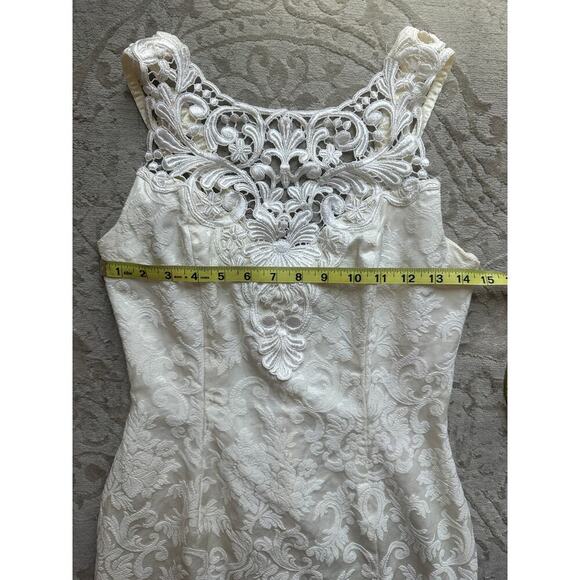 Vintage Cream Embroidered Lace Dress with Side Slit – Size S (Approx. 2/4) - Picture 5 of 11